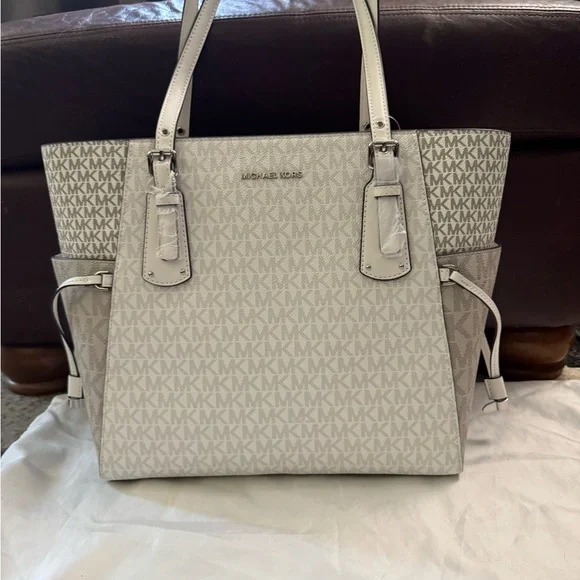 Michael Kors Gray and Cream Tote Bag with Gold Accents - Picture 2 of 13